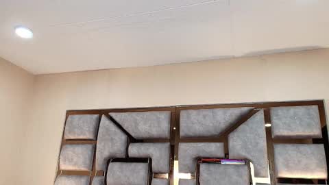 Kristtal  online show from October 2025 10:15:01 AM