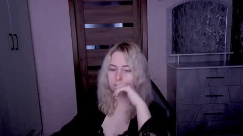 Kristy online show from April 2026 10:52:02 PM