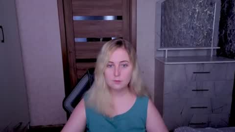 Kristy online show from June 2026 05:03:02 AM