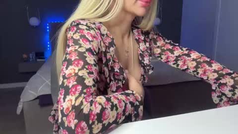 Snapshot of kristy_saint chatting on February 2026 06:22:01 AM Kristi online show from February 2026 06:22:01 AM