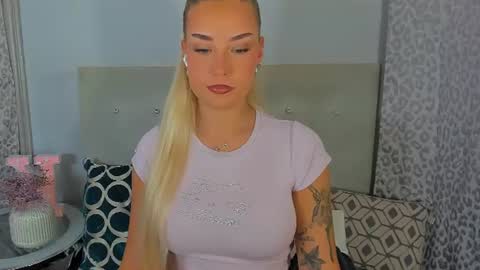 Snapshot of kristyflowers chatting on June 2026 02:32:01 PM KristyFlowers online show from June 2026 02:32:01 PM