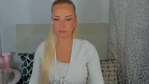 Snapshot of kristyflowers chatting on July 2026 02:30:01 PM KristyFlowers online show from July 2026 02:30:01 PM