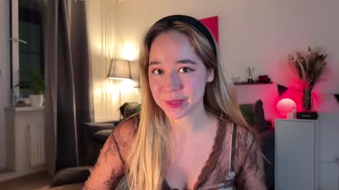 Snapshot of kristyspiritedaway chatting on December 2024 06:50:01 PM Kristy Nip slip shady  Best model on CB  online show from December 2024 06:50:01 PM