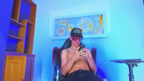 Snapshot of kroddy_sw chatting on December 2024 10:58:02 PM justym online show from December 2024 10:58:02 PM