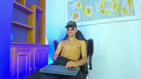 Snapshot of kroddy_sw chatting on December 2024 05:38:01 AM justym online show from December 2024 05:38:01 AM