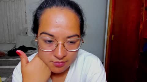 Snapshot of kroline_20 chatting on December 2024 03:54:01 AM Kroline  online show from December 2024 03:54:01 AM