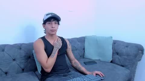 Kroy Wave  Muscle Tattoos Latino online show from June 2026 03:41:02 AM