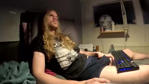 Snapshot of krullz123 chatting on December 2025 10:26:02 PM Krullz online show from December 2025 10:26:02 PM