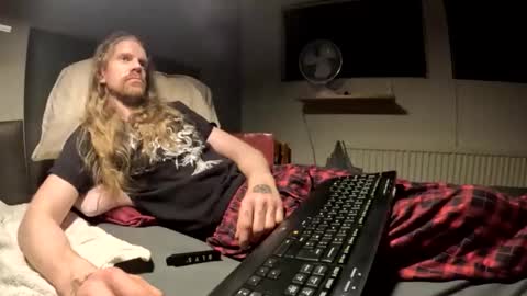 Snapshot of krullz123 chatting on January 2026 12:26:01 AM Krullz online show from January 2026 12:26:01 AM