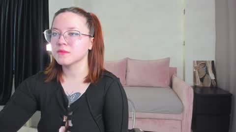 Krys online show from September 2025 12:33:02 AM