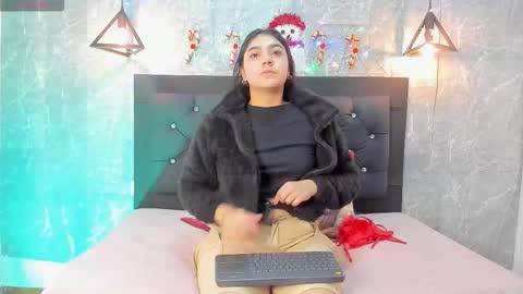 Kystal Taylor online show from December 2025 10:46:02 AM