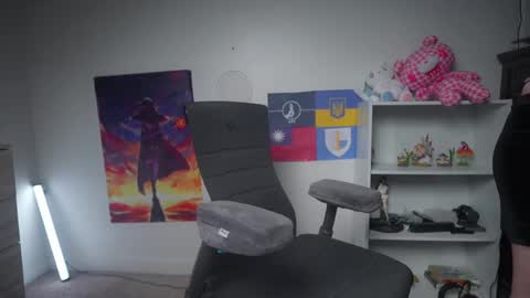 Snapshot of krystalsyxx chatting on March 2025 05:11:02 PM Krystal Syx online show from March 2025 05:11:02 PM