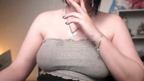 Krystal Syx online show from March 2026 07:53:01 PM