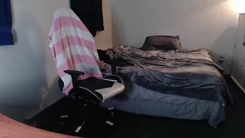Kuggy online show from April 2026 10:15:01 PM