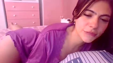 Snapshot of kuma_cam chatting on November 2025 05:45:02 PM KUMA -Tw SweetKuma online show from November 2025 05:45:02 PM