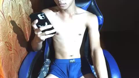 kurtxxx07 online show from December 2025 10:27:01 PM