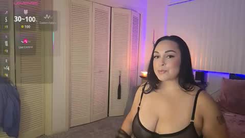 Snapshot of kurvykitty069 chatting on October 2025 03:45:02 AM you may call me Sasha online show from October 2025 03:45:02 AM