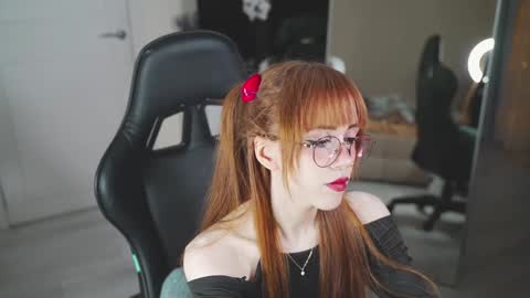 Kveilynn online show from February 2025 07:44:01 PM