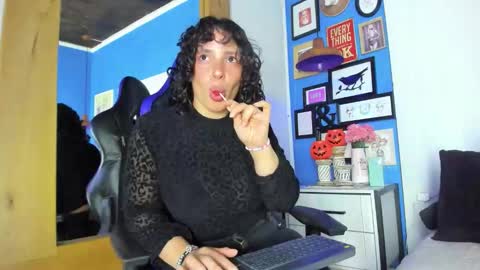 ---Keys--- online show from October 2025 04:16:01 AM