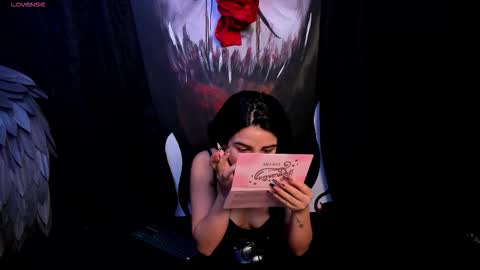 Snapshot of kylie_foxx1 chatting on September 2025 08:08:01 PM submissive demon Please help me to reach 500 thumbs up online show from September 2025 08:08:01 PM