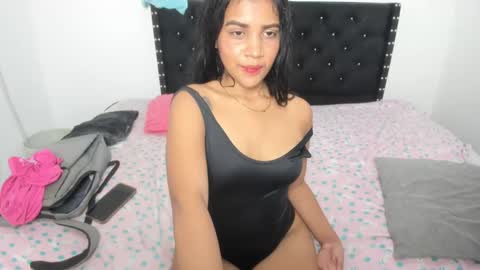 kylie_hot34 online show from September 2025 08:47:02 PM
