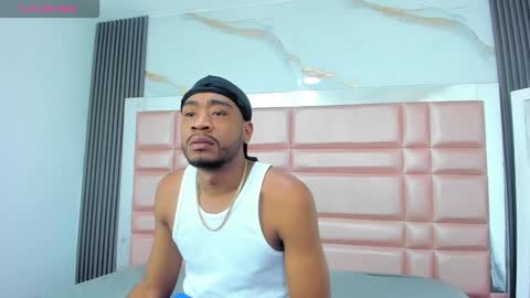 Snapshot of kylieandjhonny chatting on December 2025 03:17:02 PM Kaylie And Jhony online show from December 2025 03:17:02 PM