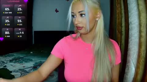 Snapshot of kylieoneadams chatting on November 2025 08:09:02 PM kylie online show from November 2025 08:09:02 PM