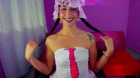 Kym Giraldo online show from November 2025 07:43:02 AM