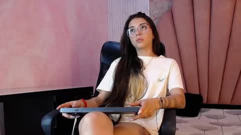 Snapshot of kyomi_hunt chatting on June 2026 04:18:02 AM kyomi_hunt online show from June 2026 04:18:02 AM