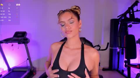 Snapshot of kyomivelvet chatting on February 2026 07:01:02 PM Kyomi Velvet online show from February 2026 07:01:02 PM