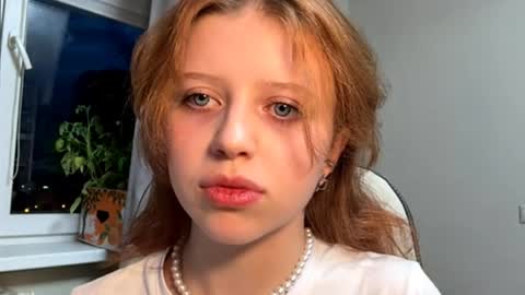 Kira online show from May 2026 06:35:02 PM