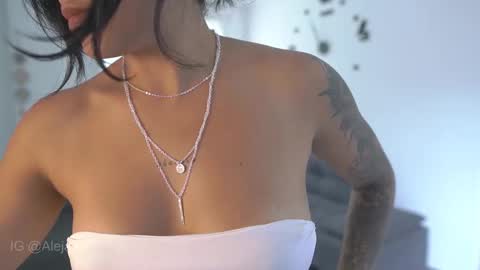 schedule 300 pm - 1100pm colombia time online show from September 2025 06:19:02 PM