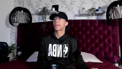 labrinthteasing online show from February 2026 11:57:02 AM