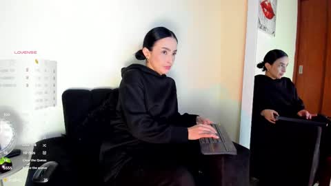 lace_victoria online show from December 2025 11:36:02 PM