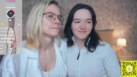 Violet and Isabel online show from June 2026 07:19:02 PM