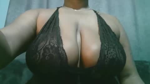 Snapshot of lady_dearra chatting on April 2026 04:59:01 AM lady_dearra online show from April 2026 04:59:01 AM