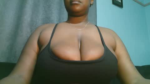 Snapshot of lady_dearra chatting on May 2026 01:47:01 AM lady_dearra online show from May 2026 01:47:01 AM