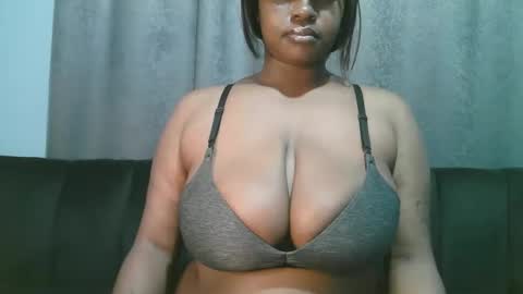 Snapshot of lady_dearra chatting on May 2026 03:02:02 AM lady_dearra online show from May 2026 03:02:02 AM