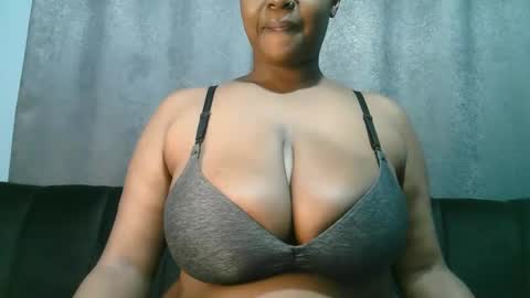 Snapshot of lady_dearra chatting on June 2026 02:37:02 AM lady_dearra online show from June 2026 02:37:02 AM