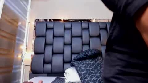 LADY  online show from November 2025 02:17:02 AM