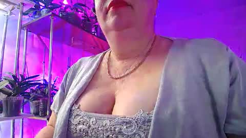 Lady Gloria online show from November 2025 06:46:02 AM