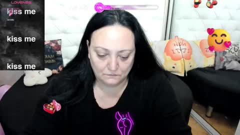 Snapshot of lady_lauren chatting on February 2025 06:12:02 AM lady lauren online show from February 2025 06:12:02 AM