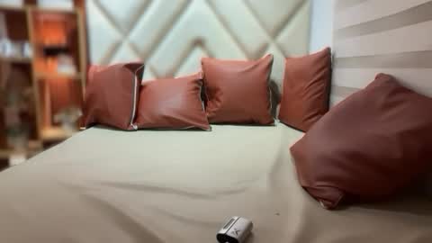 lady_mari69 online show from November 2025 05:24:01 PM