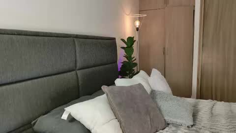    700  1300 -5 online show from September 2025 01:37:02 PM