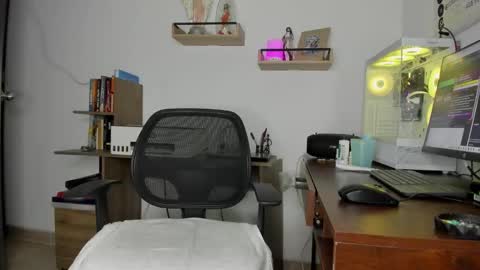 Snapshot of lady_sophie01 chatting on September 2025 08:32:02 PM Sophie online show from September 2025 08:32:02 PM