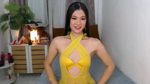 Snapshot of lady_trix000 chatting on November 2025 09:48:02 PM Trix online show from November 2025 09:48:02 PM