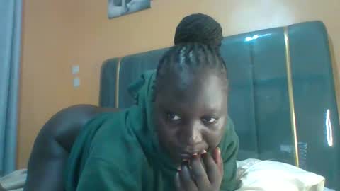 Snapshot of ladyblossoms19 chatting on May 2026 10:15:02 PM lindah32 online show from May 2026 10:15:02 PM