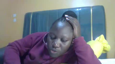 Snapshot of ladyblossoms19 chatting on May 2026 12:06:02 AM lindah32 online show from May 2026 12:06:02 AM