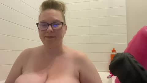 Snapshot of ladycherielynn chatting on June 2026 02:07:02 PM LadyCherieLynn online show from June 2026 02:07:02 PM