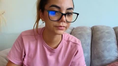 Hello im lady nice to meet you  online show from May 2026 03:42:02 PM
